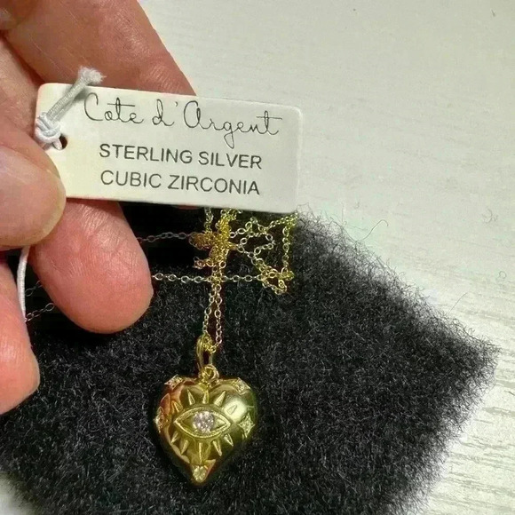 NWT Gold heart necklace with zirconia - Picture 5 of 6